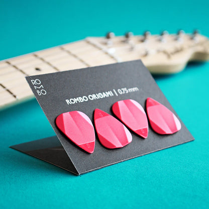 Rombo guitar pick set Origami strawbery red (4 Guitar Picks) - 0,75 mm